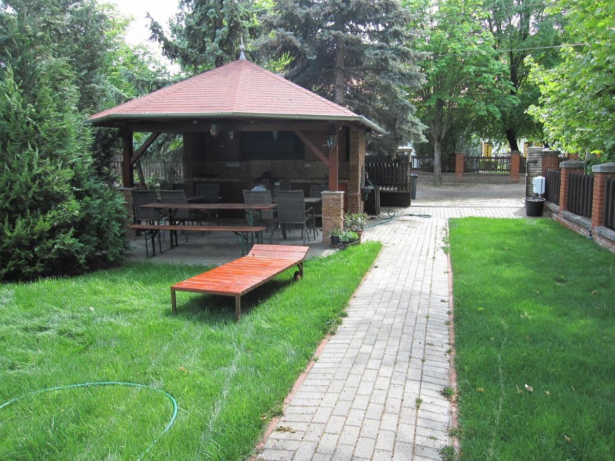 Zrinyi Haz Apartment Szantod Exterior photo